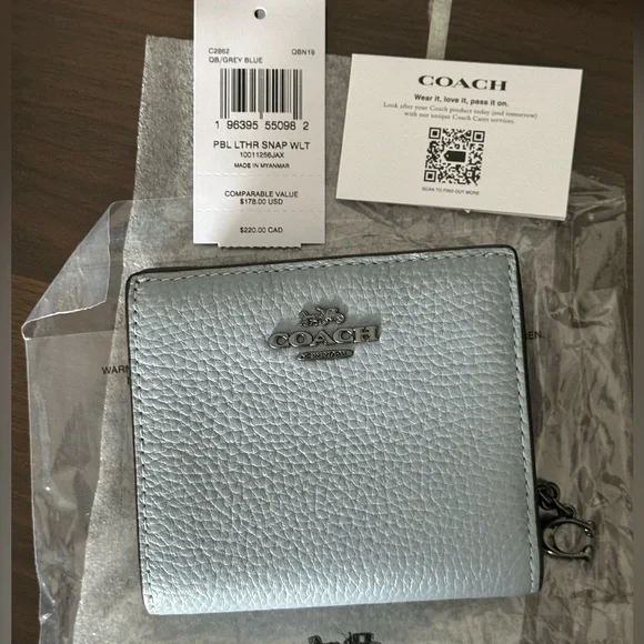 Coach Snap Wallet - Picture 2 of 9